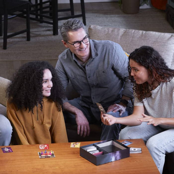 Gioco da tavolo Cluedo Escape Il Tradimento a Villa Tudor