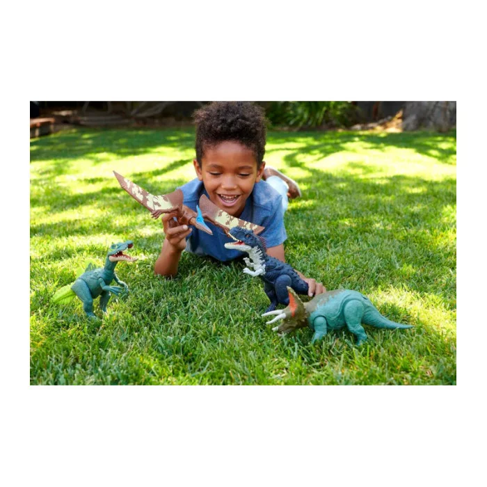 Jurassic World Dominion Attacco Ruggente Triceratopo HDX40