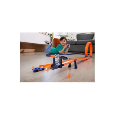 Hot Wheels Sfida di velocità Pista con Veicolo radiocomandato in Scala 1:64 HXX45