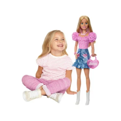 Barbie Grande Amica Bambola Bionda Alta 71 cm con Outfit Fashion e Accessori Inclusi, 3+ Anni HYT84