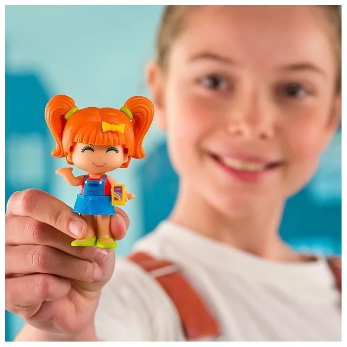 Pinypon Valigetta Casa Rosa – Casa Pieghevole con 4 Stanze Arredate, Accessori e 2 Personaggi, 4+ Anni Famosa