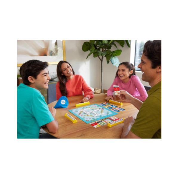 Scrabble Pokémon Mattel Games Gioco da Tavolo con 50 Sfide e Tabellone Double Face, Versione Italiana per Bambini 8+ Anni HXT30