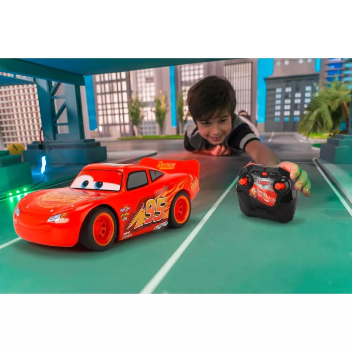 Cars 3 Saetta McQueen Turbo Rosso con Radiocomando 1:24