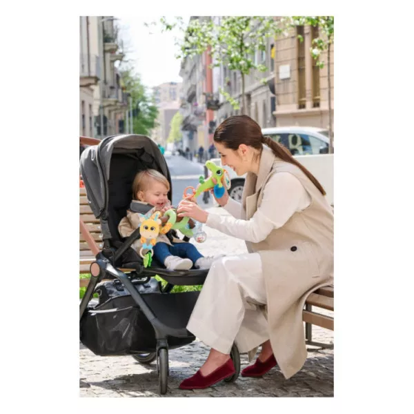 Chicco Mrs Giraffa – Giochino da Passeggino con Specchietto, Pallina Sonaglio e Pendente Morbido, 6-36 Mesi