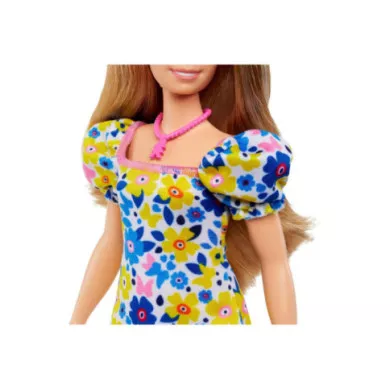 Barbie Fashionistas Sindrome di Down - Bambola con Abito Floreale e Ciondolo