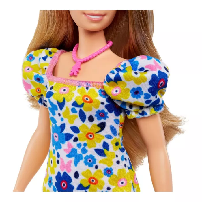 Barbie Fashionistas Sindrome di Down - Bambola con Abito Floreale e Ciondolo